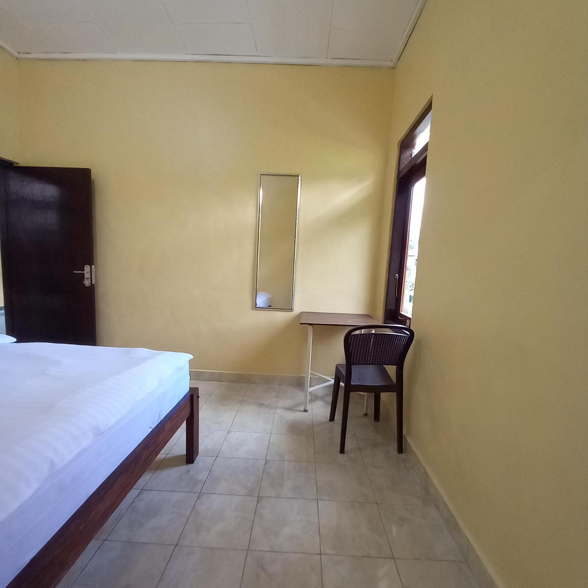 Tange Guest House Ruteng Room photo