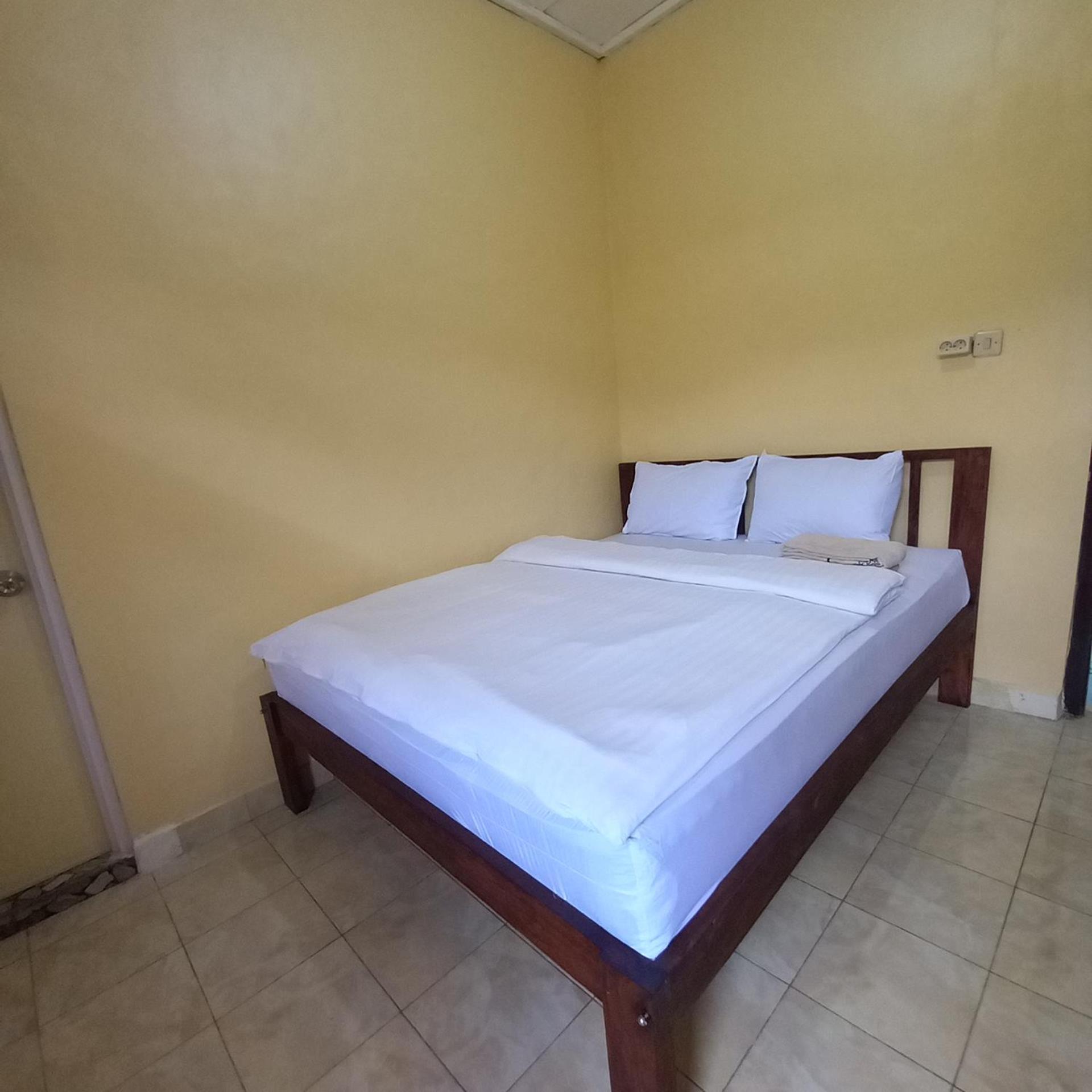 Tange Guest House Ruteng Exterior photo