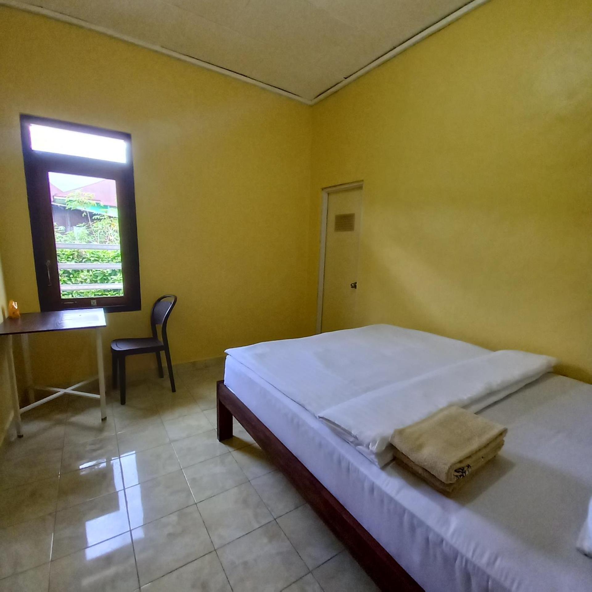 Tange Guest House Ruteng Exterior photo