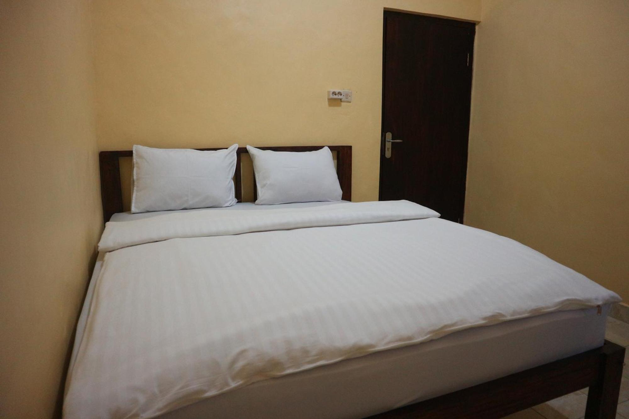 Tange Guest House Ruteng Exterior photo