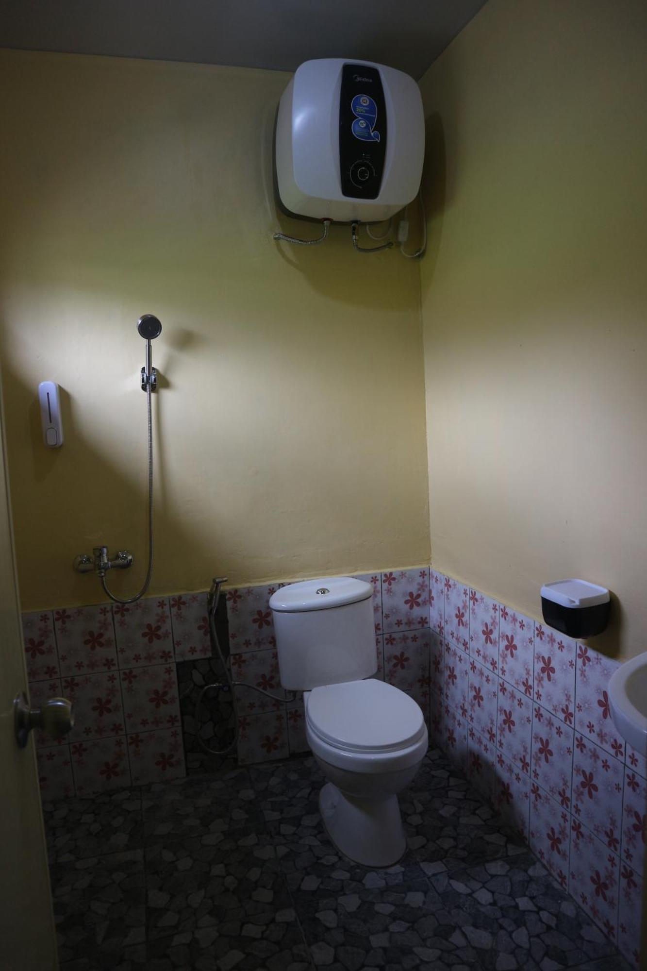 Tange Guest House Ruteng Exterior photo